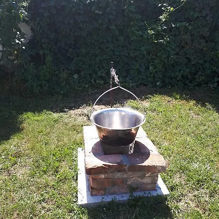 Csonakos Vendeghaz Εξοχικό σπίτι Tiszafüred